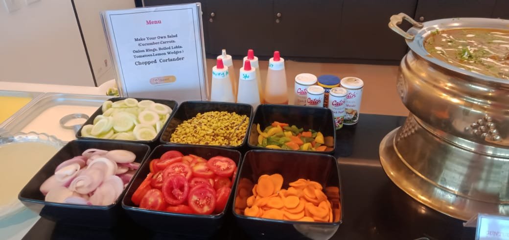 Desi Meals Hub bulk packed office meals in Bengaluru